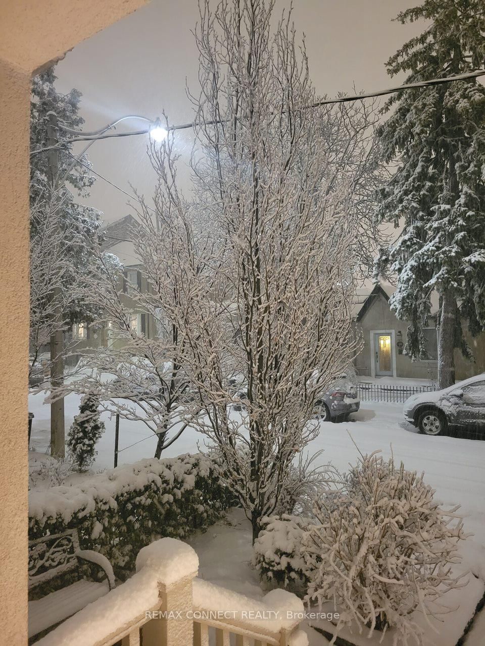 Townhouse sold at 122 Robinson Street, Toronto, Ontario, M6J 1M2 - Trinity-Bellwoods - MLS: C12866606