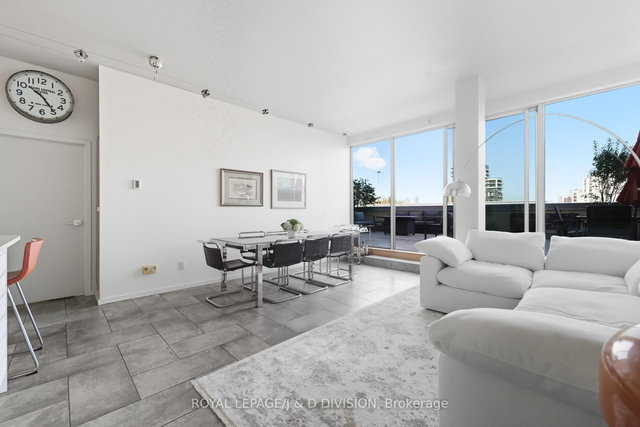 610 - 160 Baldwin Street