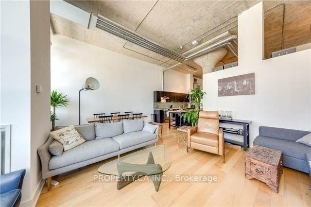 414 - 637 Lake Shore Boulevard W