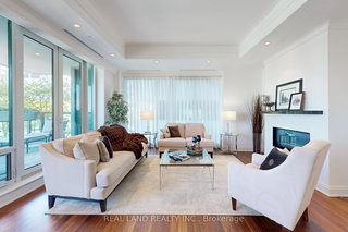 1001 - 206 Bloor Street W