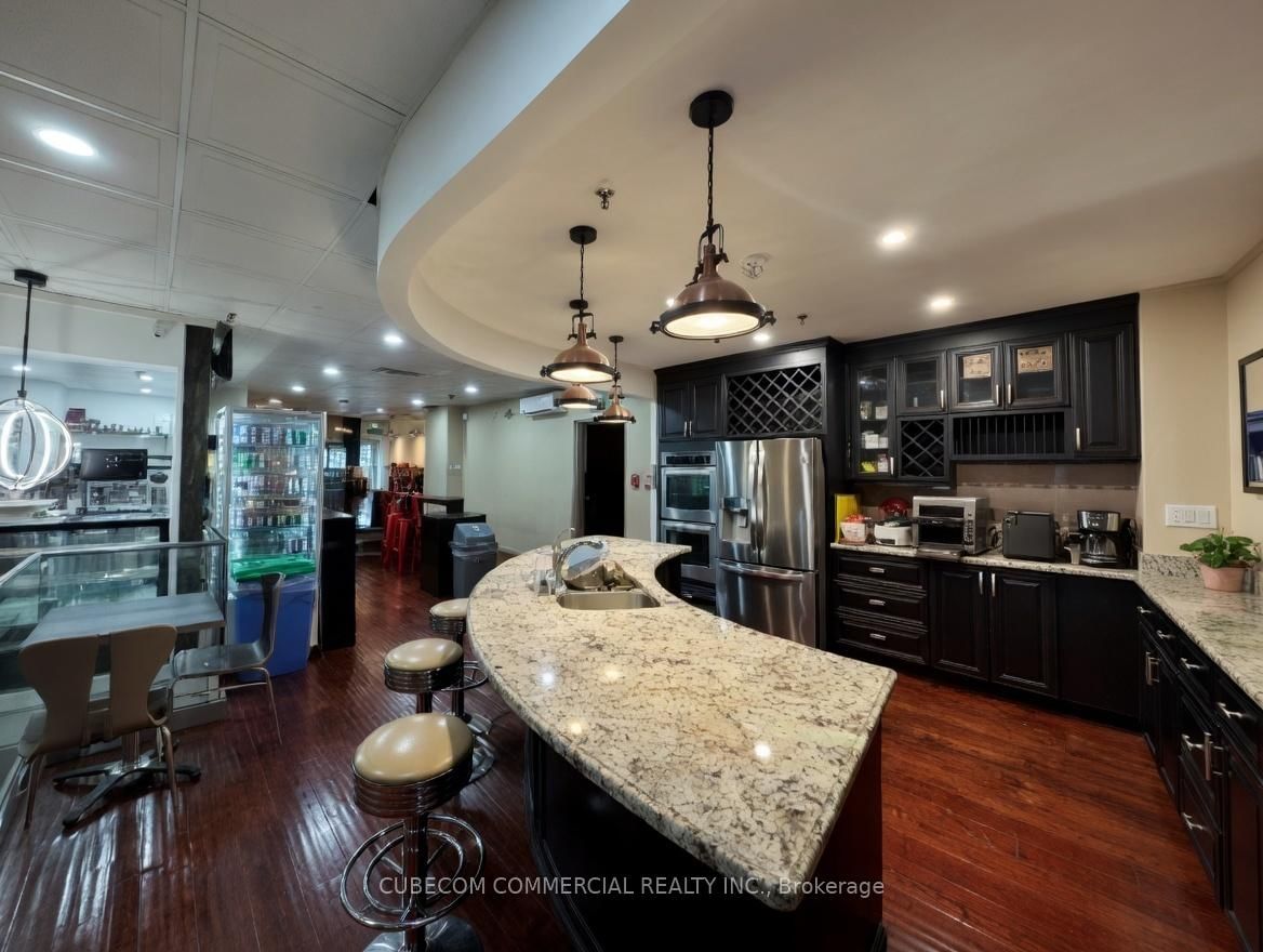 202 Spadina Avenue