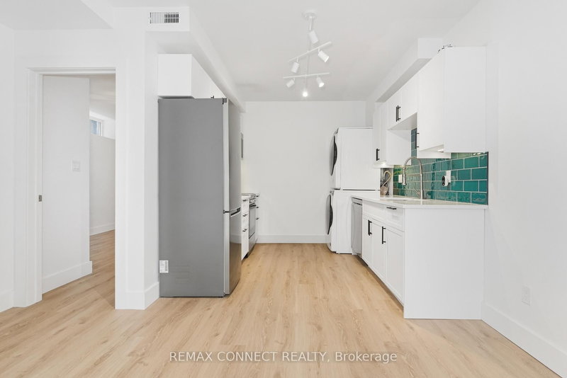 Lower - 16 Rosemount Ave, Toronto, M6H 2M1 | Image 2