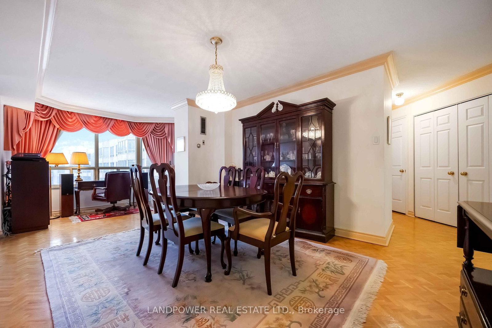 Listing Image 7