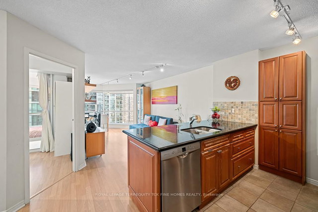 2604 - 10 Yonge Street