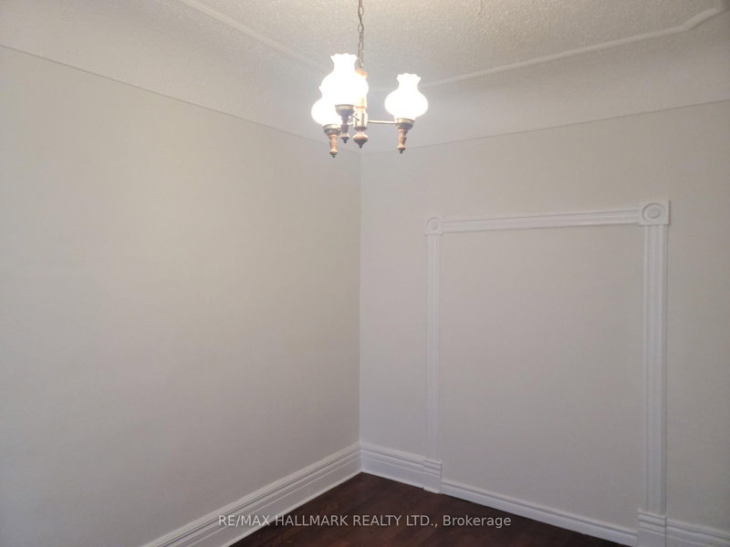 Main - 100 Montrose Ave, Toronto, M6J 2T7 | Image 3