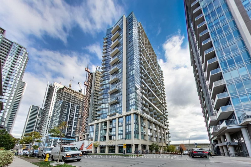 home for lease on 2306-51 East Liberty Street