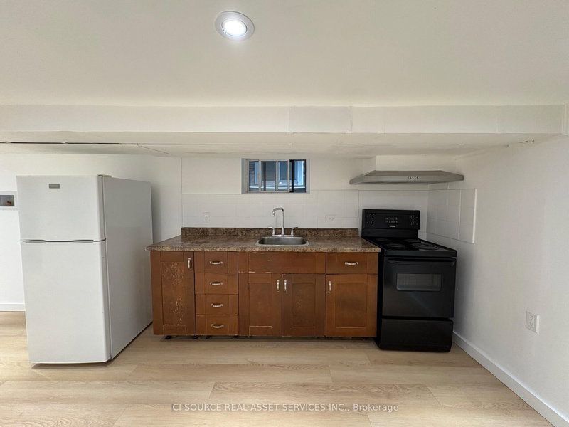 BSMT - 858 Manning Ave, Toronto, M6G 2W8 | Image 2