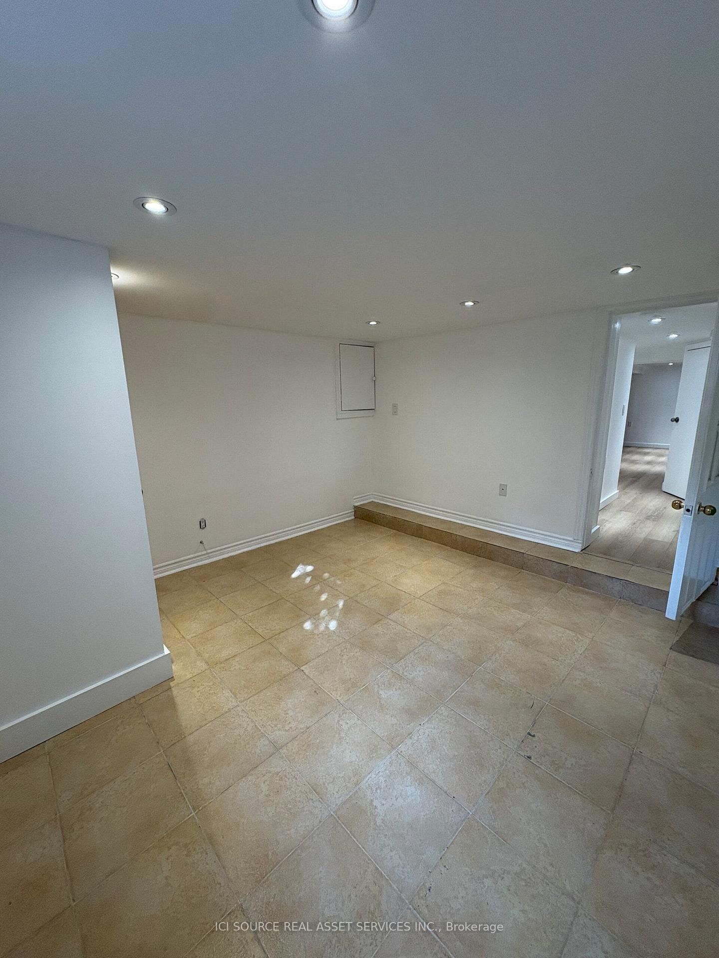 Semi-Detached House for lease at BSMT-858 Manning Avenue, Toronto, Ontario, M6G 2W8 - Annex - MLS: C12869524