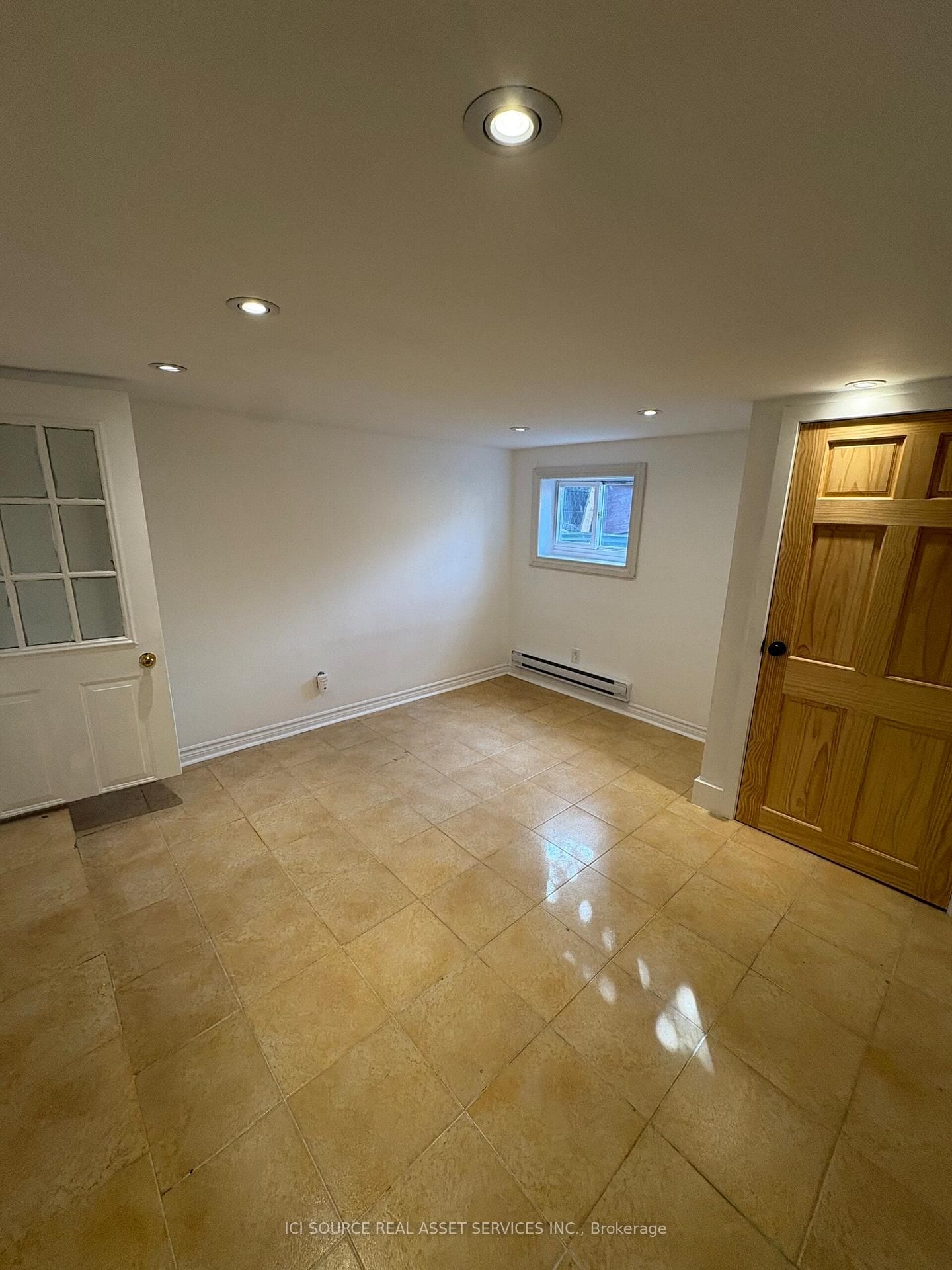 Semi-Detached House for lease at BSMT-858 Manning Avenue, Toronto, Ontario, M6G 2W8 - Annex - MLS: C12869524