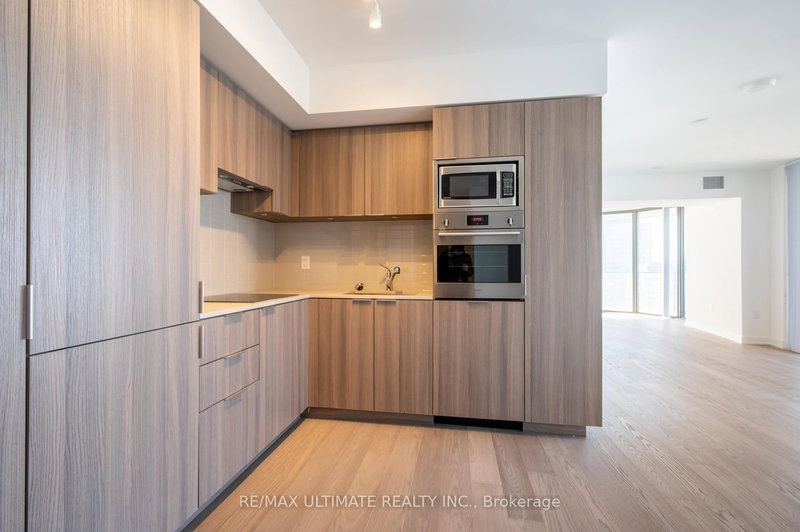 home for lease on 3405-11 Wellesley Street W