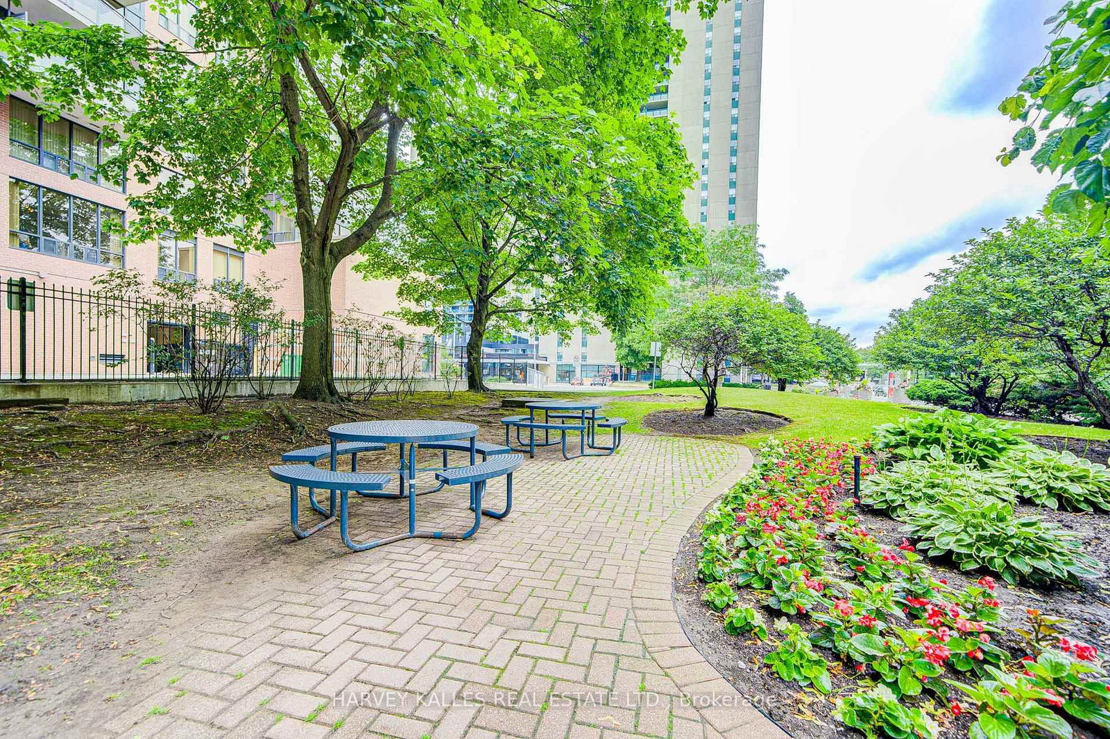 45 Sheppard Avenue E, Unit 910 - Photo 21