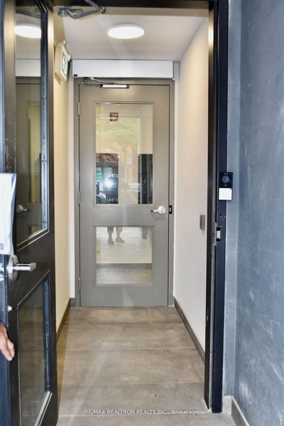 Unit 4 — 3429 Yonge Street — photo 5