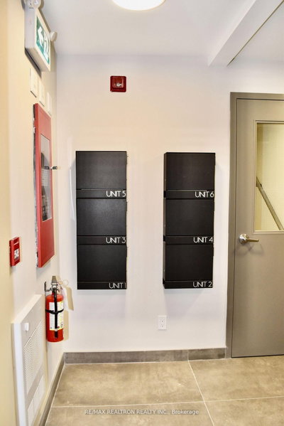 Unit 4 — 3429 Yonge Street — photo 6