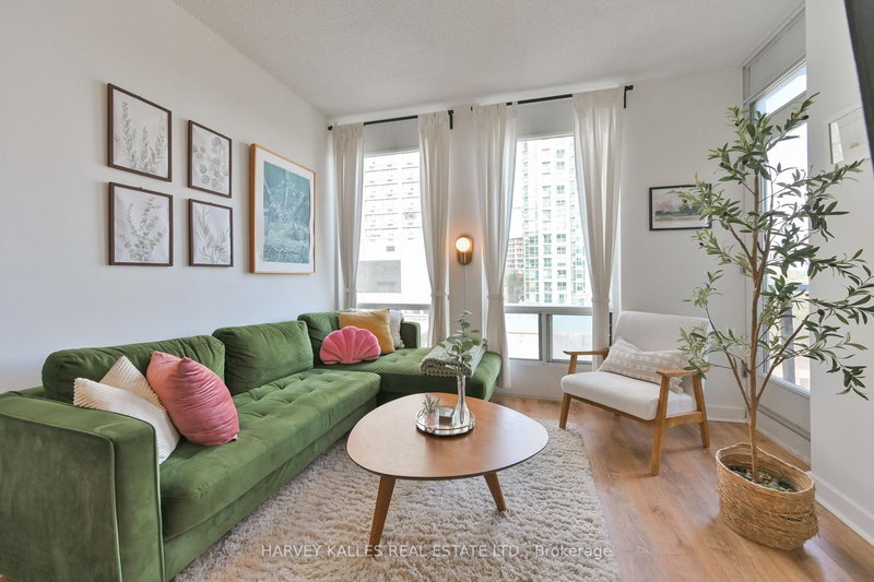 1704 - 85 Bloor St E, Toronto, M4W 3Y1 | Image 2