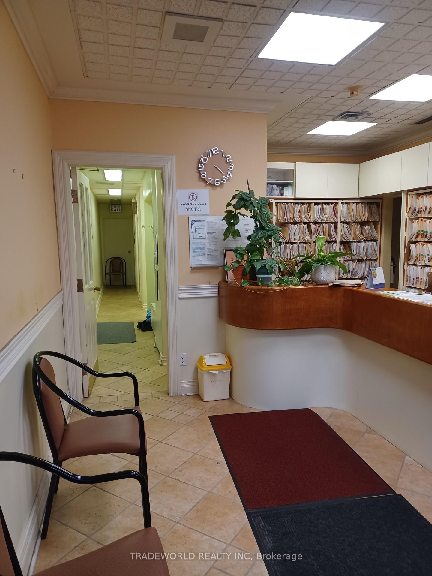 110 Beverley Street - Photo 2