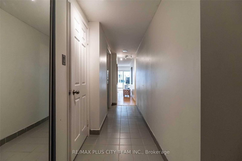 708 - 717 Bay St, Toronto, M5G 2J9 | Image 2