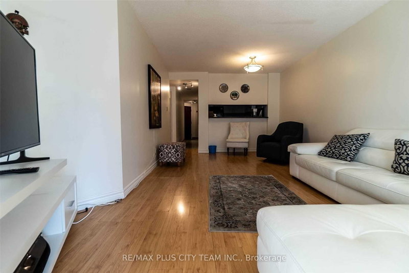 708 - 717 Bay St, Toronto, M5G 2J9 | Image 3