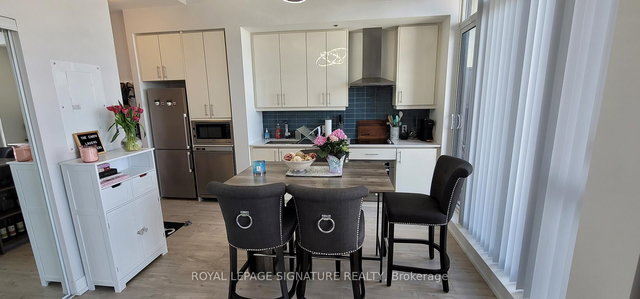 1002 - 75 The Donway W