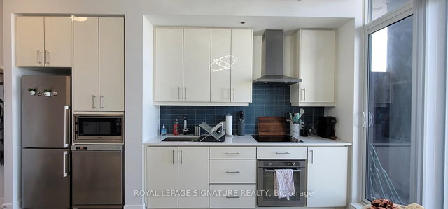 1002 - 75 The Donway W