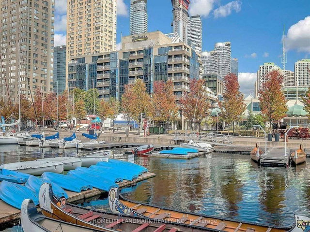 304 - 251 Queens Quay W