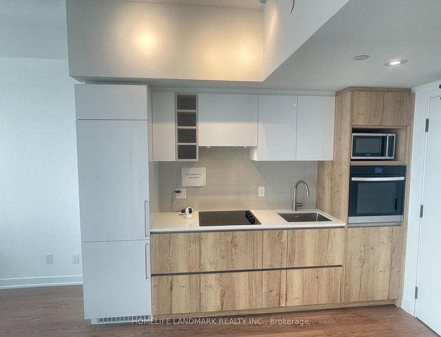 1011 - 319 Jarvis Street