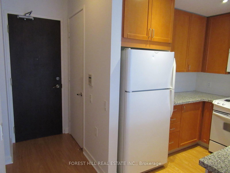 1808 - 85 Bloor St E, Toronto, M4W 3Y1 | Image 3