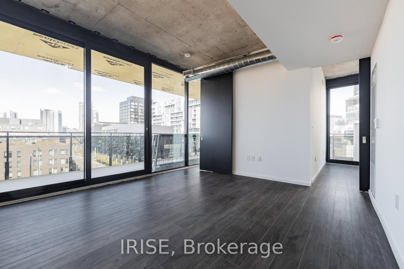 613 - 21 Lawren Harris Sq, Toronto, M5A 0T4 | Image 2