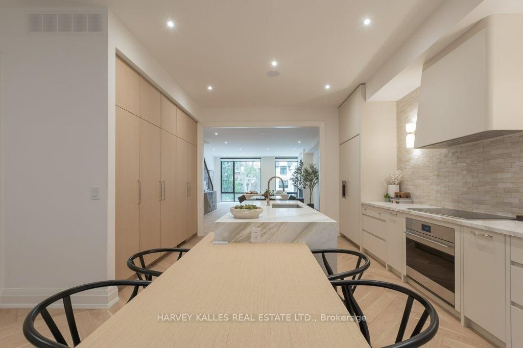 Townhouse for sale at 36 Evergreen Gdns, Toronto, Ontario, M4G 1C5 - Leaside - MLS: C12875206