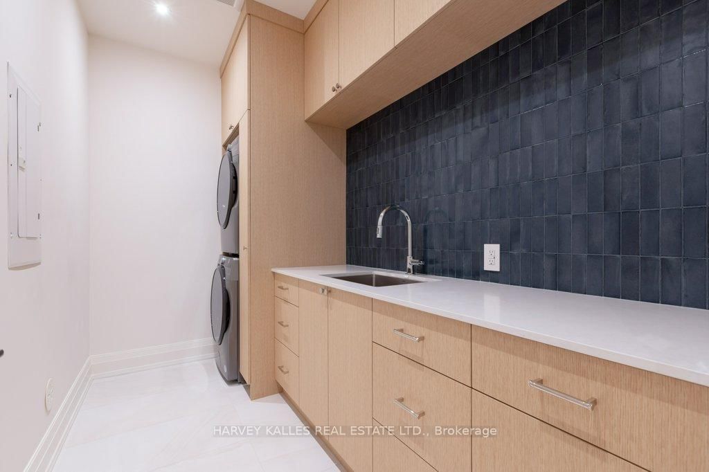 Townhouse for sale at 36 Evergreen Gdns, Toronto, Ontario, M4G 1C5 - Leaside - MLS: C12875206