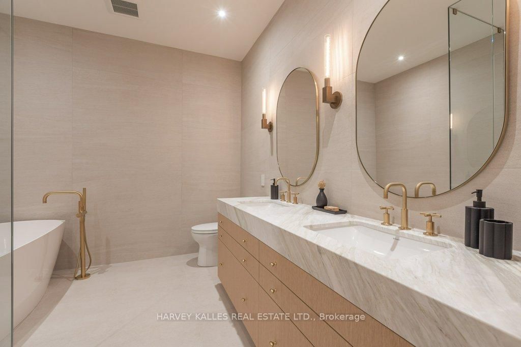 Townhouse for sale at 36 Evergreen Gdns, Toronto, Ontario, M4G 1C5 - Leaside - MLS: C12875206