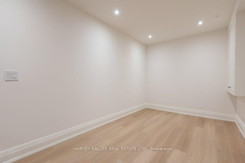 Townhouse for sale at 36 Evergreen Gdns, Toronto, Ontario, M4G 1C5 - Leaside - MLS: C12875206