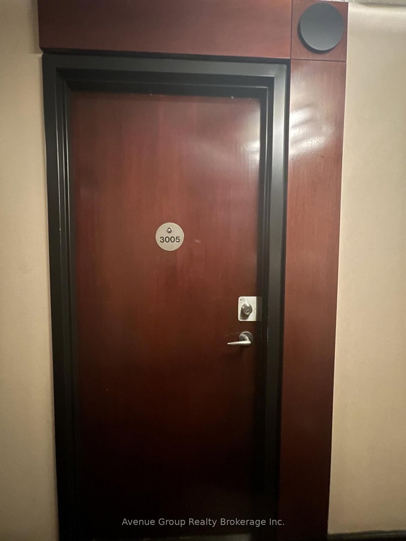 home for lease on 3005-750 Bay Street