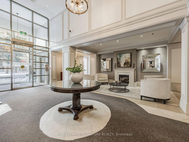 801 - 205 The Donway W