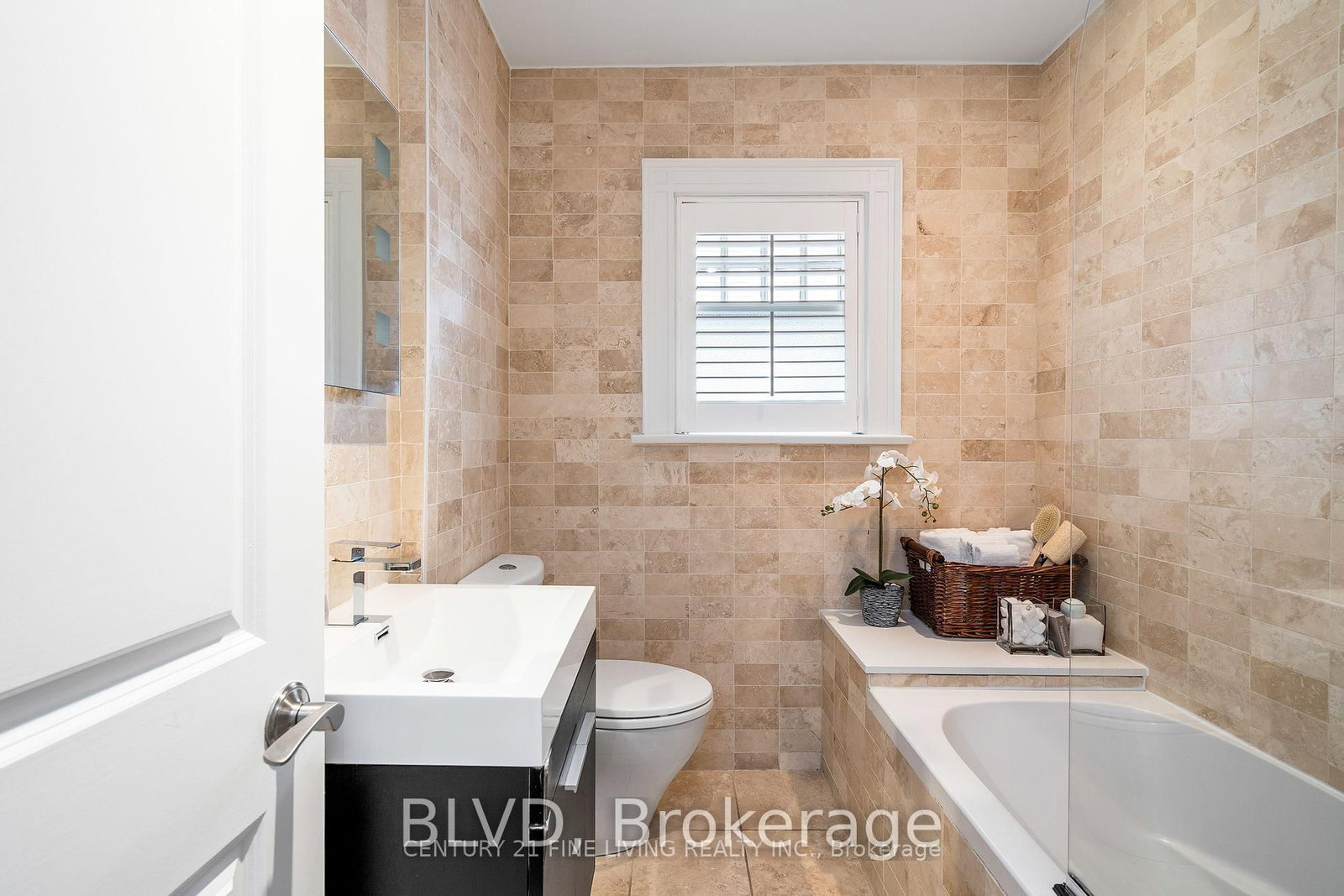 Detached House for lease at 9 Maxwell Avenue, Toronto, Ontario, M5P 2B4 - Yonge-Eglinton - MLS: C12876022