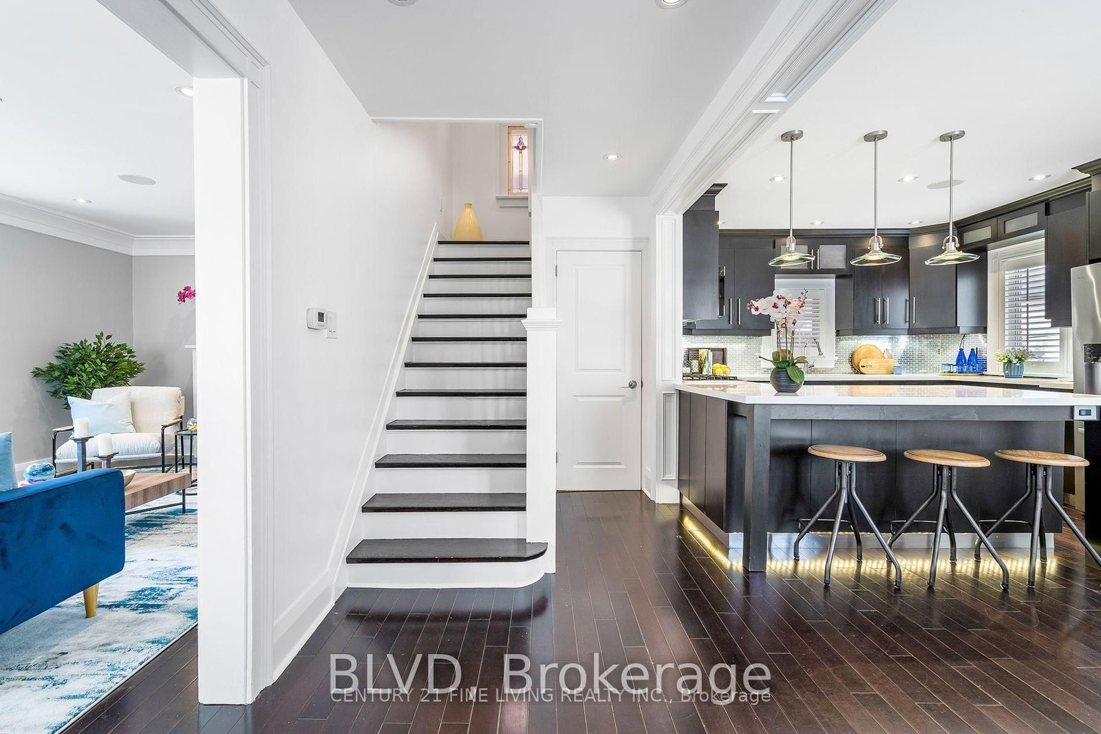 Detached House for lease at 9 Maxwell Avenue, Toronto, Ontario, M5P 2B4 - Yonge-Eglinton - MLS: C12876022