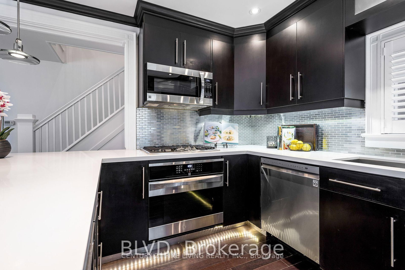 Detached House for lease at 9 Maxwell Avenue, Toronto, Ontario, M5P 2B4 - Yonge-Eglinton - MLS: C12876022