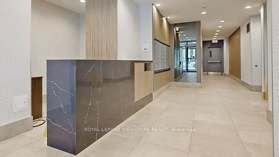 207 - 140 Bathurst St, Toronto, M5V 3N8 | Image 3