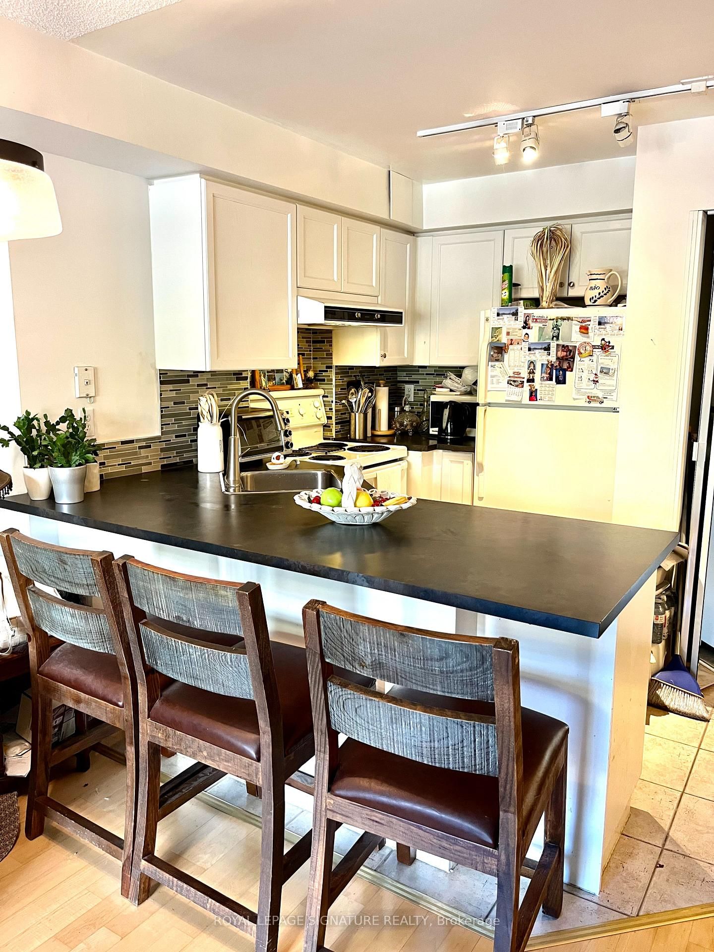 Condo for sale at 207-140 Bathurst Street, Toronto, Ontario, M5V 3N8 - Niagara - MLS: C12877172