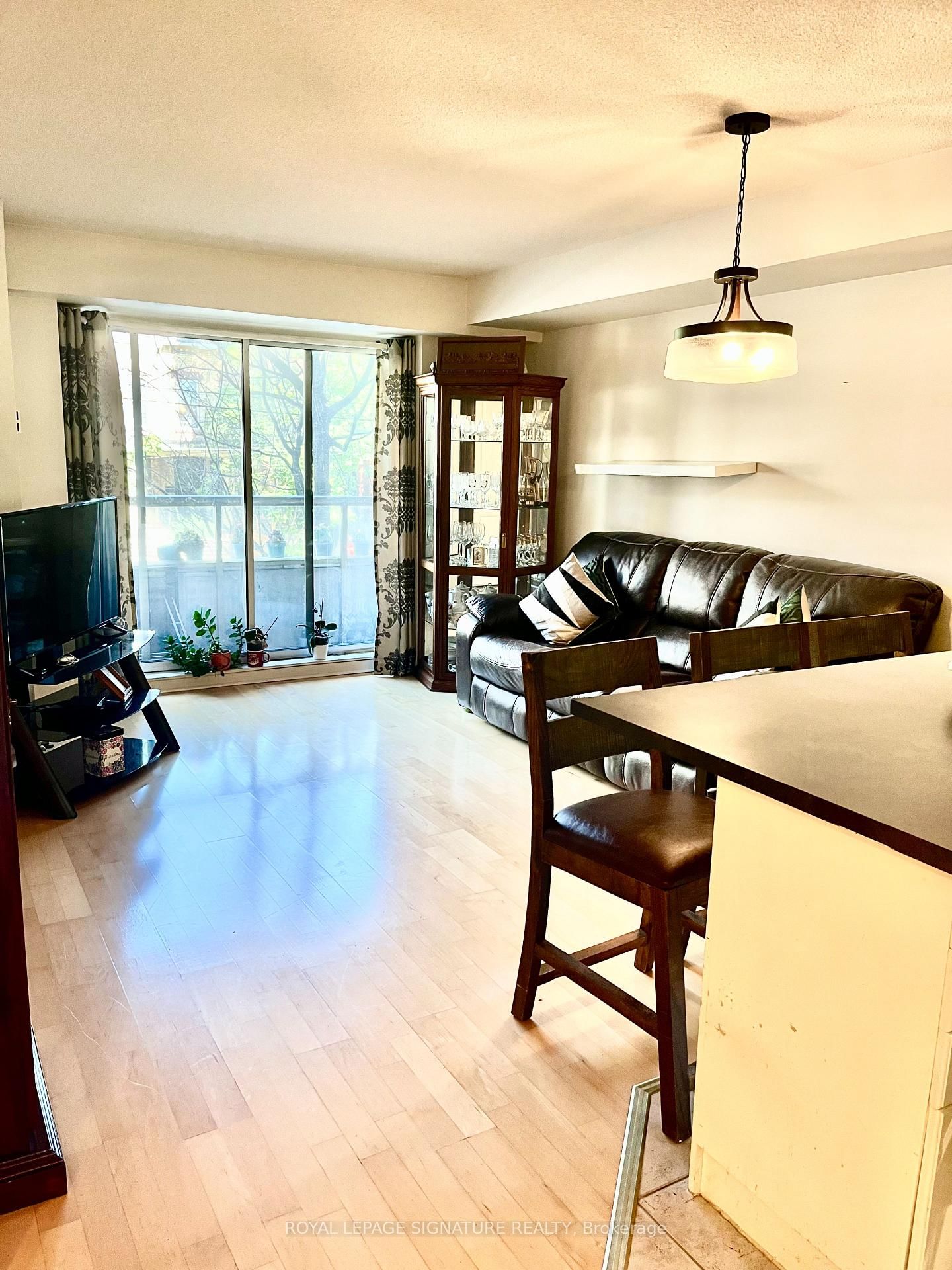 Condo for sale at 207-140 Bathurst Street, Toronto, Ontario, M5V 3N8 - Niagara - MLS: C12877172