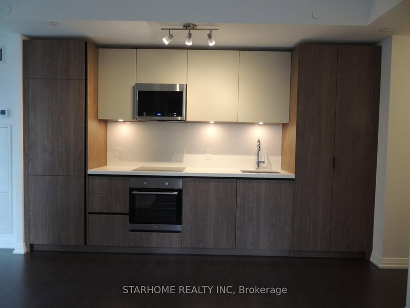 809 - 8 Widmer St, Toronto, M5V 0W6 | Image 2