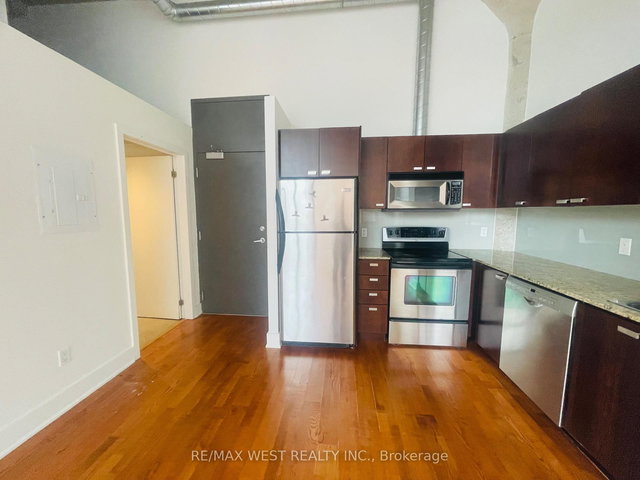 424 - 637 Lake Shore Boulevard W