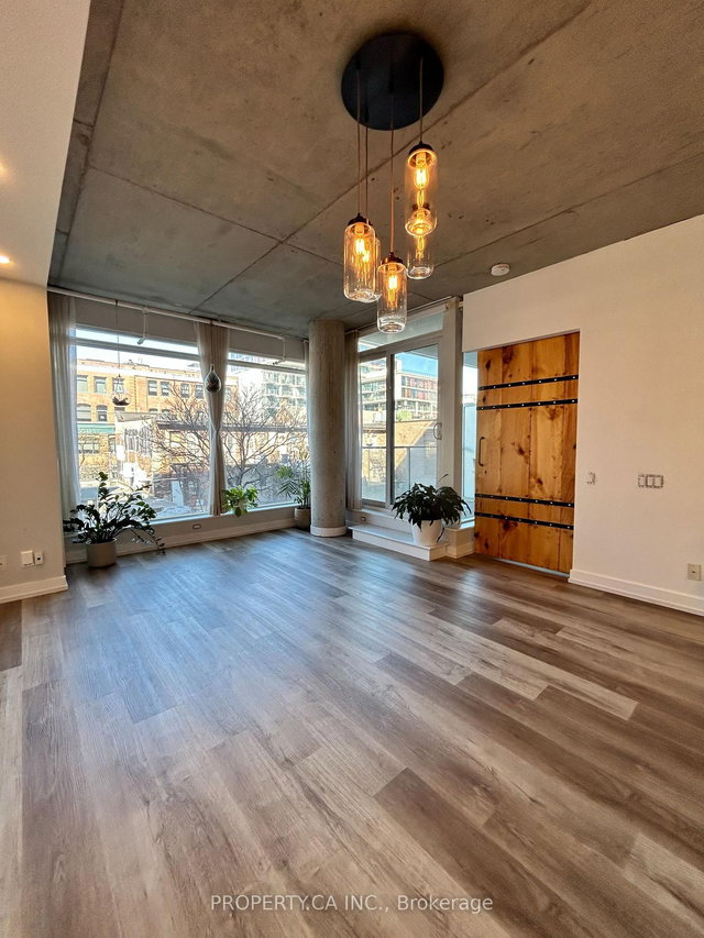 410 - 75 Portland Street