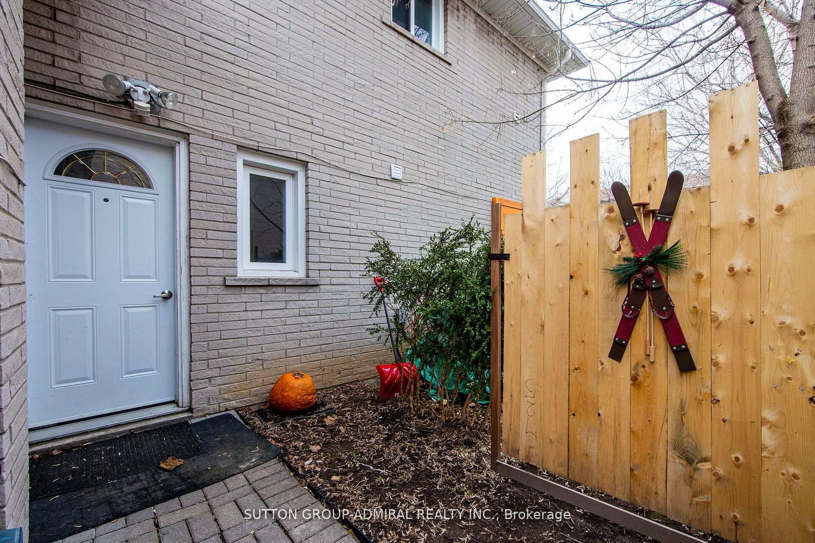 52 Farrell Avenue, Unit Bsmt - Photo 2