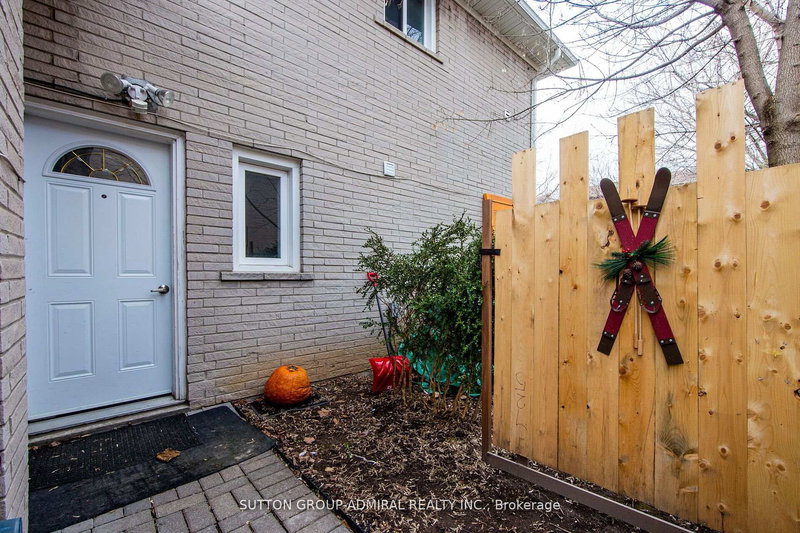 Bsmt - 52 Farrell Ave, Toronto, M2R 1C9 | Image 2