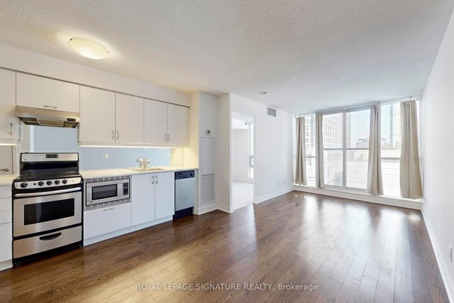 720 - 320 Richmond Street