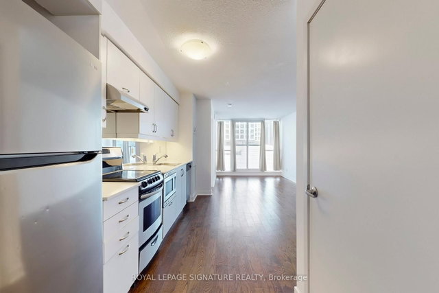 720 - 320 Richmond Street