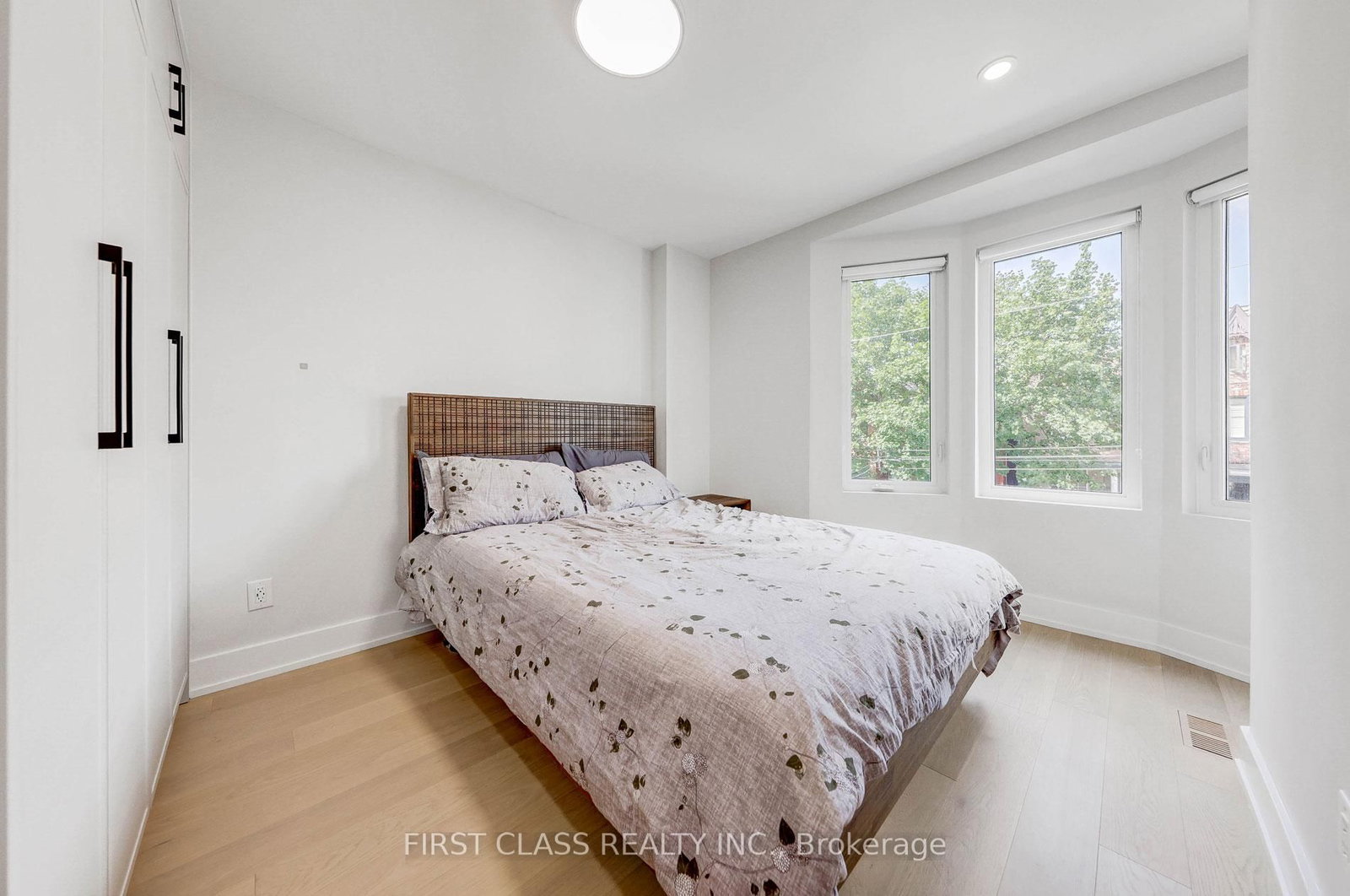 Semi-Detached House for sale at 431 Roxton Road, Toronto, Ontario, M6G 3R5 - Palmerston-Little Italy - MLS: C12880784