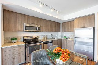 601 - 70 Distillery Lane