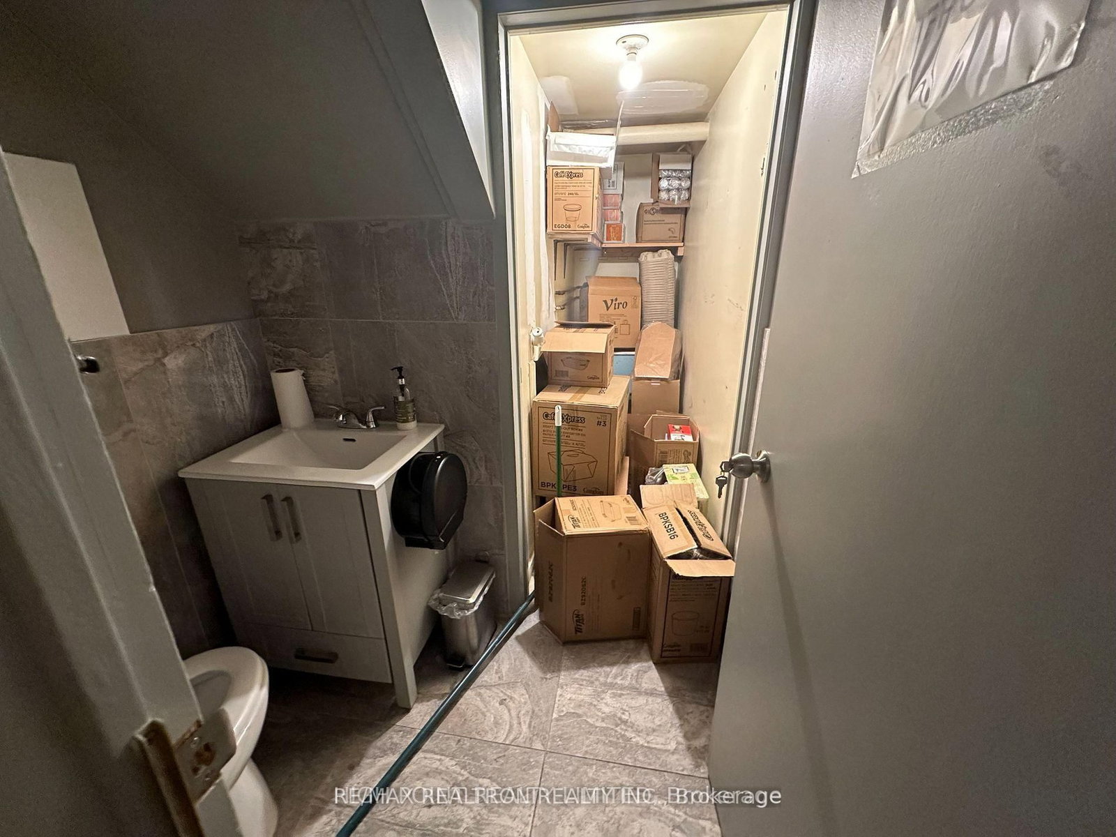 334 Dundas Street W - Photo 27