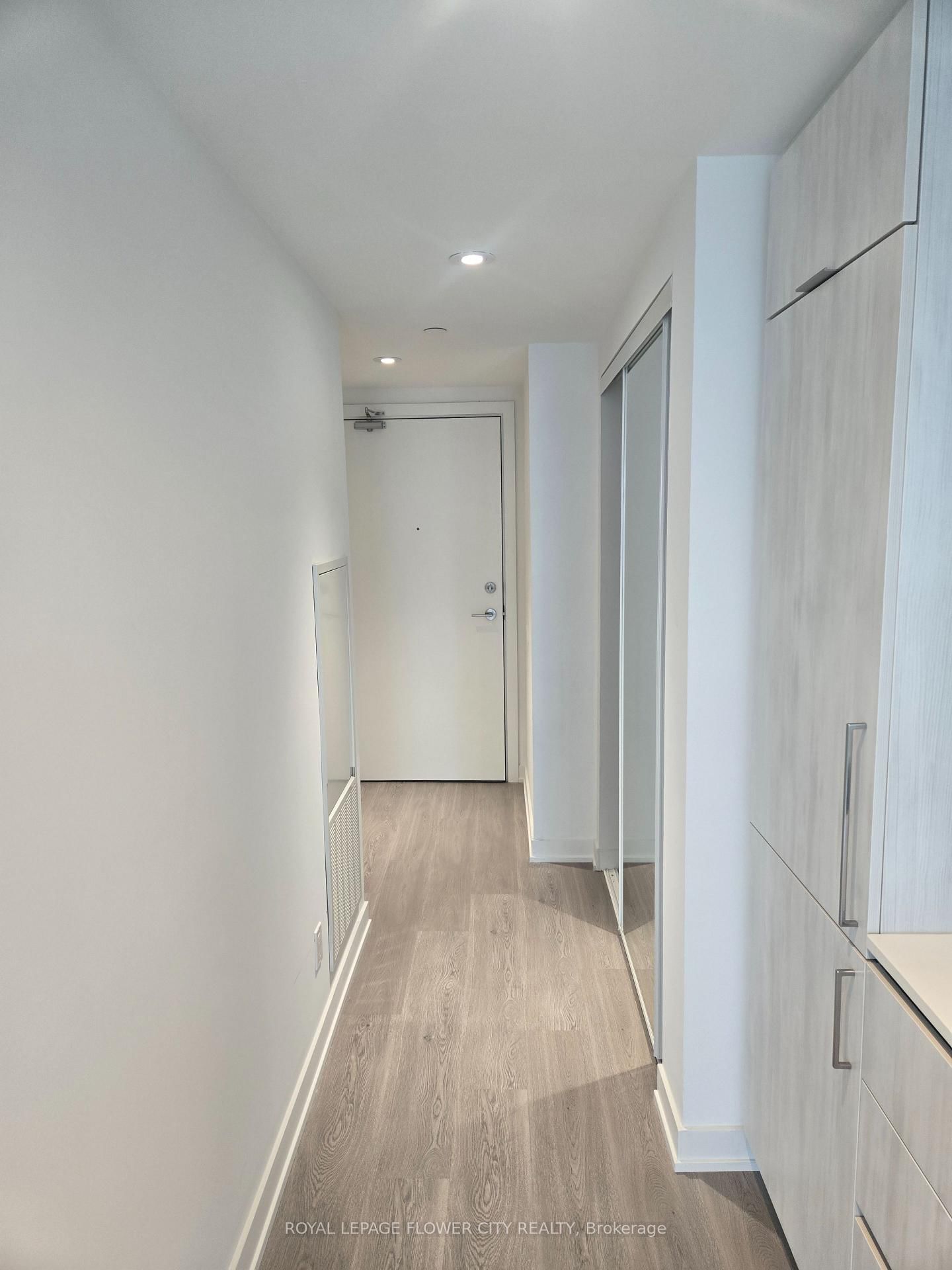 8 Wellesley Street W, Unit 5606 - Photo 3